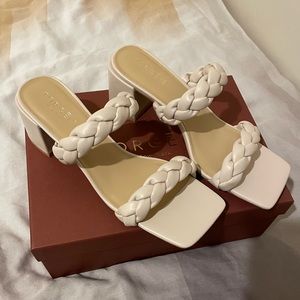 NWT Torgies Plumeria Braided Block Heel Sandals